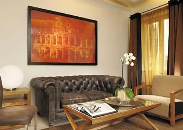 Hotel Italyrents Historic Centre 3*